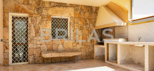 Villa bifamiliare con giardino
