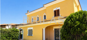 Villa bifamiliare con giardino