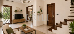 Semi-detached villa with private garden