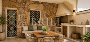 Semi-detached villa with private garden