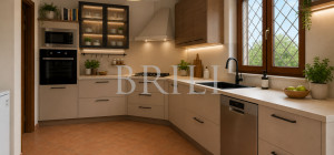 Semi-detached villa with private garden