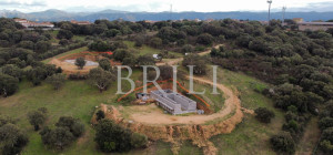 Terreno con progetto approvato per casa colonica con piscina