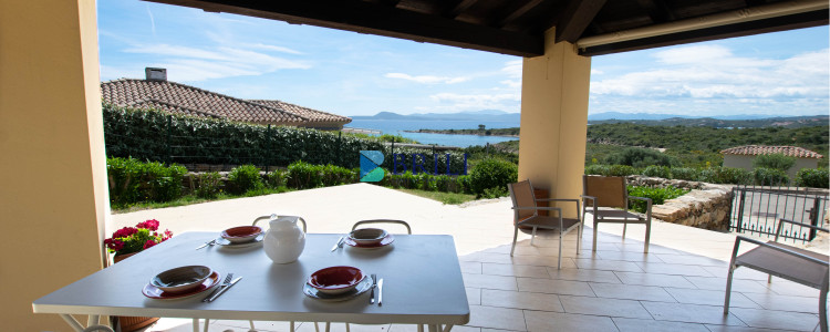 Terraced house in Cala Delfino