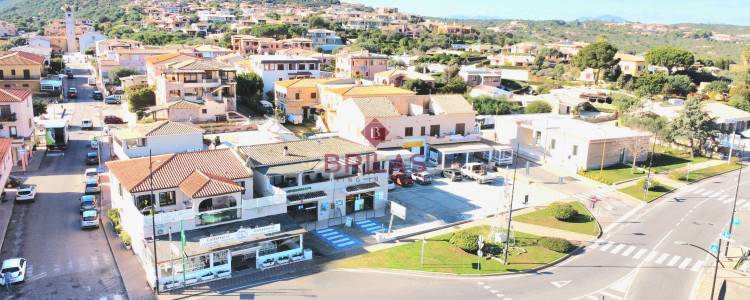 Porto San Paolo - Locale commerciale in posizione esclusiva