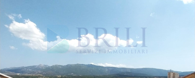 Tempio Pausania: large apartment on the top floor with stunning views