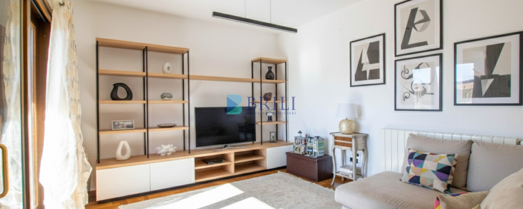 Bright and spacious apartment near Viale Aldo Moro