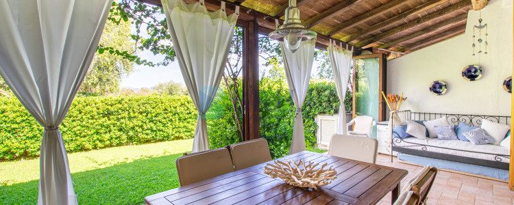 Capo Ceraso - Ampio Bilocale con Giardino Privato