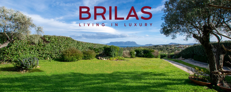 Villa con vista mare, giardino privato e verande coperte